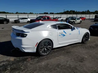 2022 Chevrolet Camaro ZL1 with VIN 1G1FK1R63N0122921, listed as a Copart auction lot 70043244 with 18,236 mi miles and Salvage Title. Bid and sale history available at carsss.com. Image 3.
