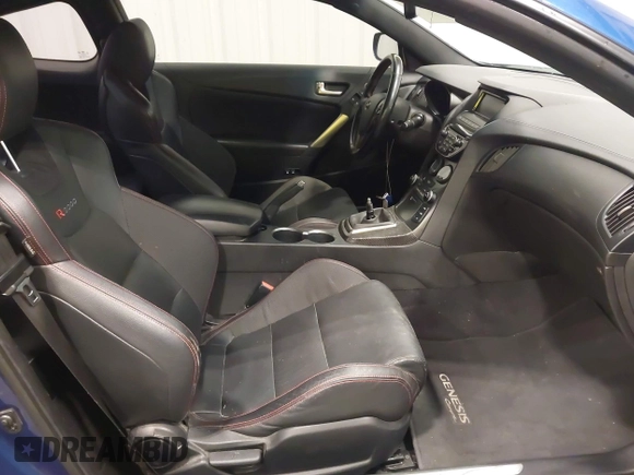 2016 Hyundai Genesis Coupe R-Spec z VIN KMHHU6KJ2GU134961, wystawiony jako IAAI lot #41902014 z przebiegiem 82 384 mil mil oraz . Historia ofert i sprzedaży dostępna na DreamBid. Obrazek 5.