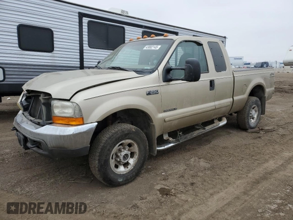 2001 Ford Super Duty F-250 XL with VIN 1FTNX21F11EA22593, listed as a Copart auction lot 43002145 with 213,819 mi miles and Salvage Title. Bid and sale history available at carsss.com. Image 1.