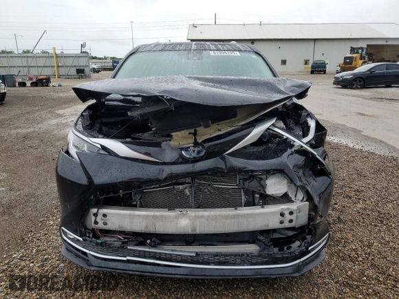 2021 Toyota Sienna Limited with VIN 5TDZRKEC6MS012684, listed as a Copart auction lot 61996195 with 80,609 mi miles and Salvage title. Bid and sale history available at DreamBid. Image 5.