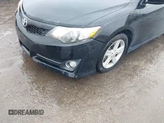 2012 Toyota Camry L with VIN 4T1BF1FK8CU017305, listed as a IAAI auction lot 42030659 with 221,079 mi miles. Bid and sale history available at carsss.com. Image 6.