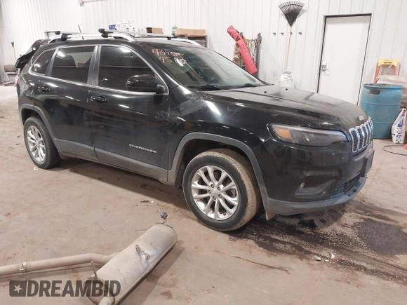 2019 Jeep Cherokee Latitude with VIN 1C4PJLCB7KD175755, listed as a IAAI auction lot 40954585 with 88,583 mi miles. Bid and sale history available at carsss.com. Image 1.