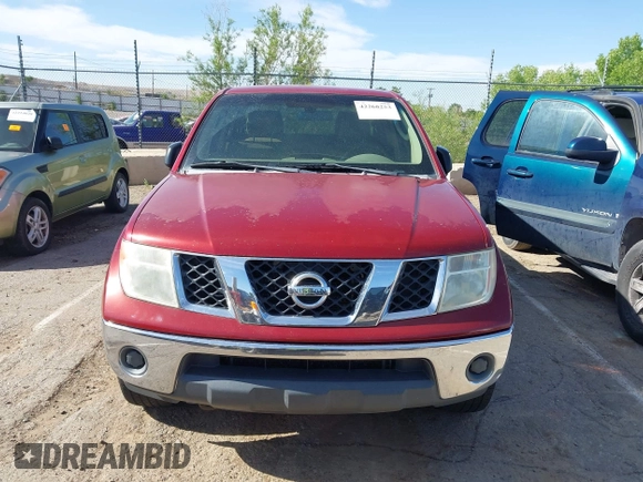 2008 Nissan Frontier SE z VIN 1N6AD07UX8C445256, wystawiony jako IAAI lot #42268253 z przebiegiem 174 692 mil mil oraz . Historia ofert i sprzedaży dostępna na DreamBid. Obrazek 12.