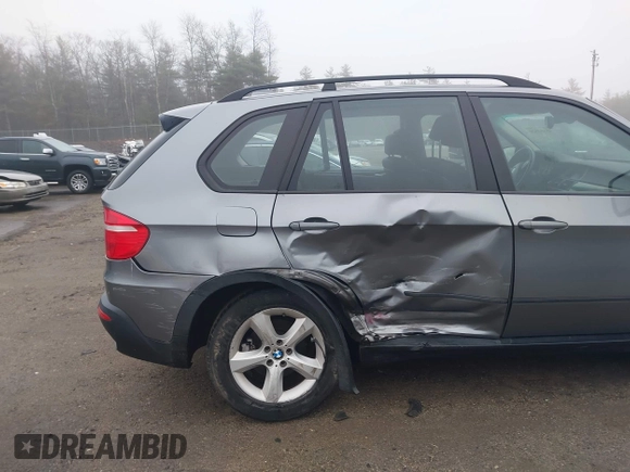 2008 BMW X5 3.0si with VIN 5UXFE43588L034447, listed as a IAAI auction lot 41892520 with 133,615 mi miles. Bid and sale history available at carsss.com. Image 6.