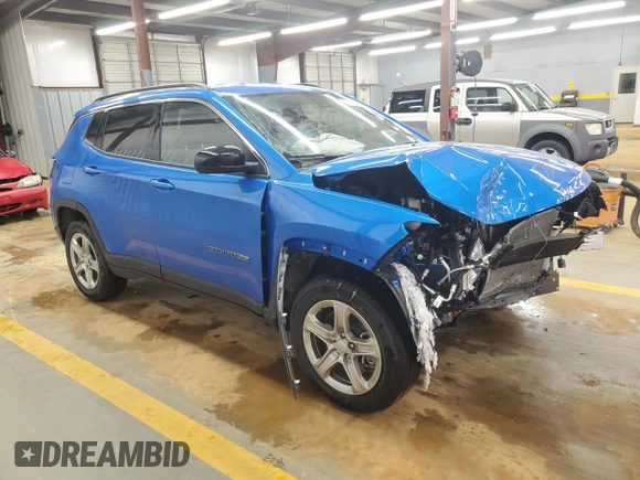 2024 Jeep Compass Latitude with VIN 3C4NJDBN9RT606741, listed as a Copart auction lot 56697525 with 28,605 mi miles and Salvage title. Bid and sale history available at DreamBid. Image 4.