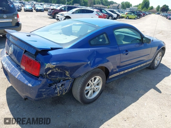 2007 Ford Mustang Deluxe with VIN 1ZVFT80N175341171, listed as a IAAI auction lot 42637888 with 122,279 mi miles and . Bid and sale history available at DreamBid. Image 4.