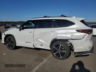 2022 Toyota Highlander XSE z VIN 5TDLZRBH7NS195870, wystawiony jako Copart lot #82544134 z przebiegiem 33 590 mil mil oraz Nie do naprawy • Non repairable. Historia ofert i sprzedaży dostępna na DreamBid. Obrazek 2.