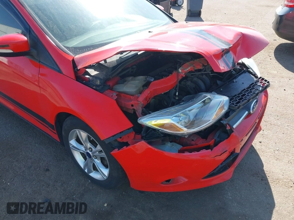2014 Ford Focus SE with VIN 1FADP3K26EL305818, listed as a IAAI auction lot 42062813 with 175,047 mi miles. Bid and sale history available at carsss.com. Image 12.