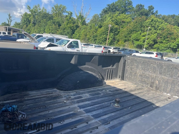 2019 Ford F-250 XL z VIN 1FT7W2BTXKED46997, wystawiony jako IAAI lot #42737714 z przebiegiem 124 075 mil mil oraz . Historia ofert i sprzedaży dostępna na DreamBid. Obrazek 7.