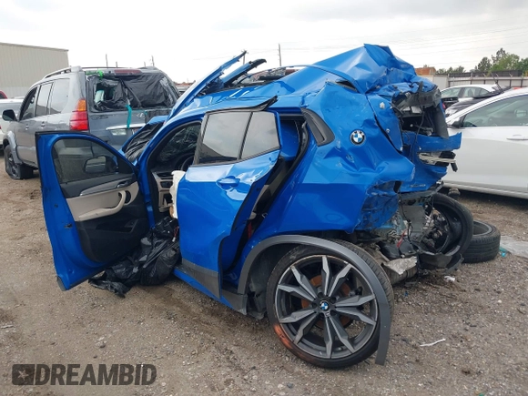 2018 BMW X2 sDrive28i z VIN WBXYJ3C36JEJ84567, wystawiony jako IAAI lot #36546406 z przebiegiem Nie podano mil oraz . Historia ofert i sprzedaży dostępna na DreamBid. Obrazek 3.