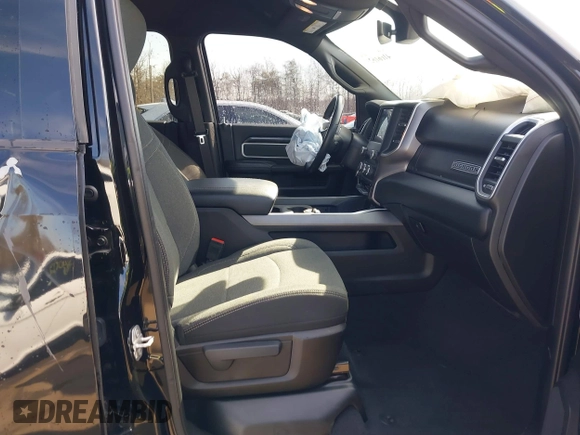2019 Ram 2500 Big Horn with VIN 3C6UR5DJ7KG698782, listed as a IAAI auction lot 41661621 with 58,064 mi miles. Bid and sale history available at carsss.com. Image 5.