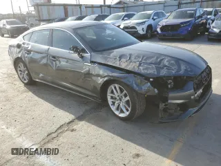 2024 Audi A5 Sportback S line Premium Plus z VIN WAUFACF53RA071001, wystawiony jako Copart lot #60230745 z przebiegiem 22 911 mil mil oraz Szkoda całkowita • Salvage title. Historia ofert i sprzedaży dostępna na DreamBid. Obrazek 4.