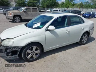 2008 Volkswagen Jetta SE with VIN 3VWRZ71KX8M192099, listed as a IAAI auction lot 42198564 with 125,699 mi miles and . Bid and sale history available at DreamBid. Image 19.