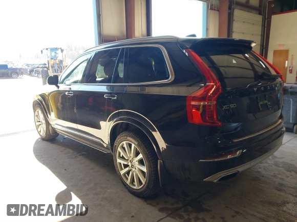2017 Volvo XC90 Inscription with VIN YV4A22PL3H1164551, listed as a IAAI auction lot 41670475 with 101,391 mi miles. Bid and sale history available at carsss.com. Image 3.