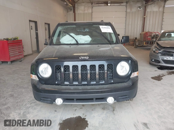 2016 Jeep Patriot Latitude with VIN 1C4NJRFB3GD746204, listed as a IAAI auction lot 42381018 with 89,247 mi miles and . Bid and sale history available at DreamBid. Image 13.