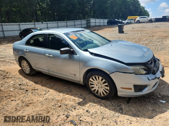 2010 Ford Fusion Hybrid z VIN 3FADP0L30AR134503, wystawiony jako Copart lot #62948515 z przebiegiem 226 913 mil mil oraz Szkoda całkowita • Salvage title. Historia ofert i sprzedaży dostępna na DreamBid. Obrazek 4.