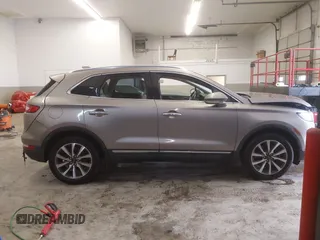 2019 Lincoln MKC Reserve with VIN 5LMTJ3DH4KUL20647, listed as a IAAI auction lot 41868447 with 64,403 mi miles and . Bid and sale history available at DreamBid. Image 12.