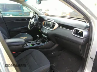 2017 Kia Sorento LX with VIN 5XYPGDA57HG302287, listed as a IAAI auction lot 40115161 with 152,588 mi miles and . Bid and sale history available at carsss.com. Image 5.