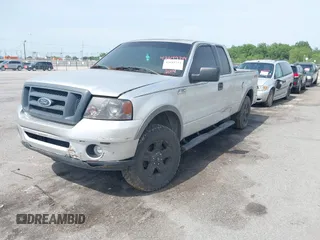 2004 Ford F-150 XLT z VIN 1FTPX14514NB40315, wystawiony jako IAAI lot #42649744 z przebiegiem 215 137 mil mil oraz . Historia ofert i sprzedaży dostępna na DreamBid. Obrazek 2.