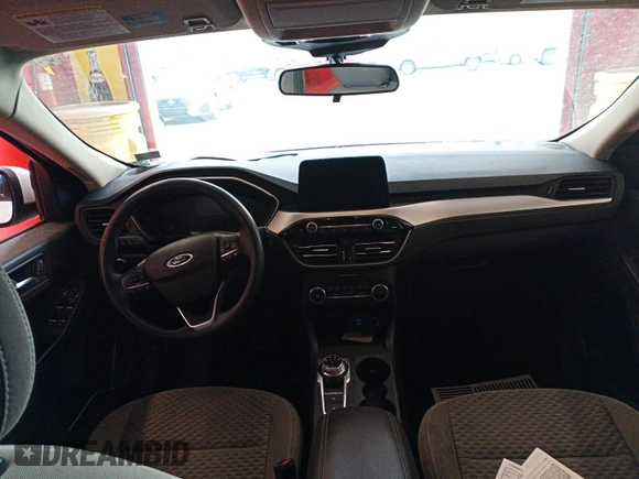 2020 Ford Escape SE z VIN 1FMCU9G68LUB45067, wystawiony jako IAAI lot #42575848 z przebiegiem 68 313 mil mil oraz . Historia ofert i sprzedaży dostępna na DreamBid. Obrazek 16.