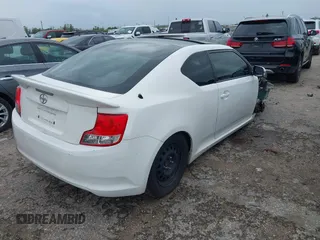 2013 Scion tC z VIN JTKJF5C70D3058888, wystawiony jako IAAI lot #41892224 z przebiegiem 84 749 mil mil oraz . Historia ofert i sprzedaży dostępna na DreamBid. Obrazek 4.
