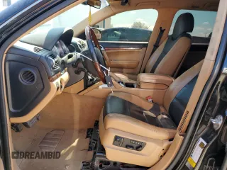 2006 Porsche Cayenne S z VIN WP1AB29P66LA68545, wystawiony jako Copart lot #59036285 z przebiegiem 151 025 mil mil oraz Szkoda całkowita • Salvage title. Historia ofert i sprzedaży dostępna na DreamBid. Obrazek 7.