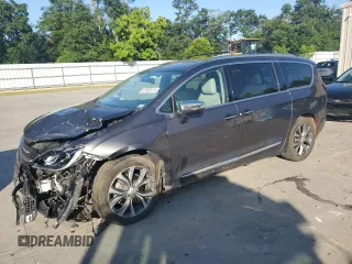 2017 Chrysler Pacifica Limited with VIN 2C4RC1GG6HR770261, listed as a Copart auction lot 61592415 with 76,745 mi miles and Salvage title. Bid and sale history available at DreamBid. Image 1.