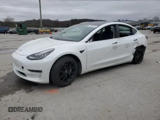 2020 Tesla Model 3 Long Range z VIN 5YJ3E1EB4LF790679, wystawiony jako Copart lot #47623295 z przebiegiem 44 182 mil mil oraz Szkoda całkowita • Salvage title. Historia ofert i sprzedaży dostępna na DreamBid. Obrazek 1.