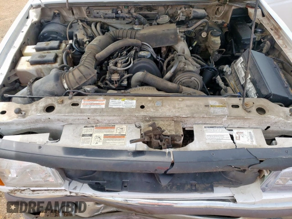 1996 Ford Ranger XL z VIN 1FTCR10A6TPB57691, wystawiony jako Copart lot #57167995 z przebiegiem 275 257 mil mil oraz Szkoda całkowita • Salvage title. Historia ofert i sprzedaży dostępna na DreamBid. Obrazek 11.