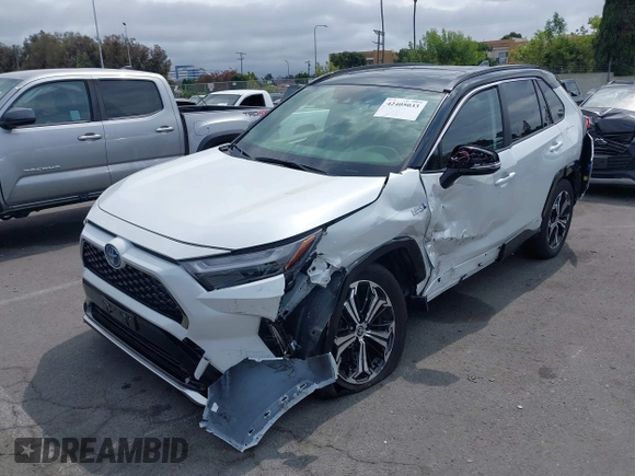 2024 Toyota RAV4 XSE with VIN JTMEB3FV6RD186007, listed as a IAAI auction lot 42405033 with 3,170 mi miles and . Bid and sale history available at DreamBid. Image 18.