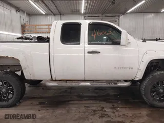 2009 Chevrolet Silverado 1500 LT with VIN 1GCEK29079Z200459, listed as a IAAI auction lot 41606705 with 313,817 mi miles. Bid and sale history available at carsss.com. Image 14.