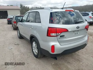 2014 Kia Sorento LX with VIN 5XYKTCA62EG522196, listed as a IAAI auction lot 42037774 with 1 mi miles. Bid and sale history available at carsss.com. Image 3.