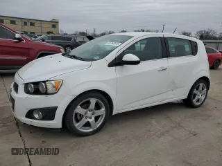 2016 Chevrolet Sonic LTZ z VIN 1G1JE6SB5G4142265, wystawiony jako Copart lot #45763515 z przebiegiem 97 156 mil mil oraz Szkoda całkowita • Salvage title. Historia ofert i sprzedaży dostępna na DreamBid. Obrazek 1.