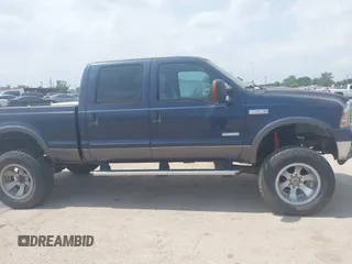 2005 Ford F-250 XL z VIN 1FTSW21P45EB09246, wystawiony jako IAAI lot #42441183 z przebiegiem 186 148 mil mil oraz . Historia ofert i sprzedaży dostępna na DreamBid. Obrazek 13.