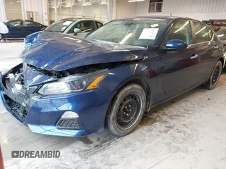 2022 Nissan Altima 2.5 S with VIN 1N4BL4BV6NN414593, listed as a IAAI auction lot 41717725 with 40,344 mi miles. Bid and sale history available at carsss.com. Image 2.