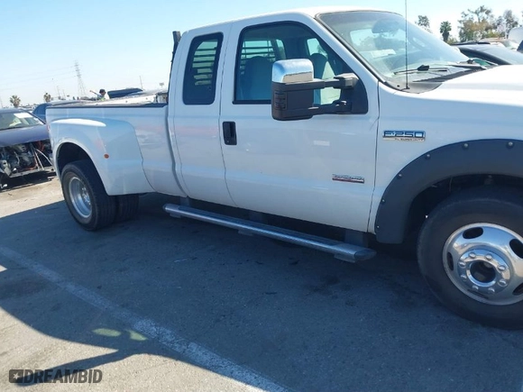 2007 Ford Super Duty F-250 XL with VIN 1FTSX20P77EA67625, listed as a IAAI auction lot 41666904 with 232,474 mi miles. Bid and sale history available at carsss.com. Image 13.