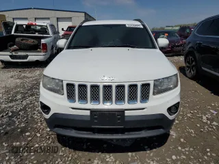 2016 Jeep Compass Latitude z VIN 1C4NJDEB6GD594486, wystawiony jako Copart lot #53440825 z przebiegiem Nie podano mil oraz Szkoda całkowita • Salvage title. Historia ofert i sprzedaży dostępna na DreamBid. Obrazek 5.
