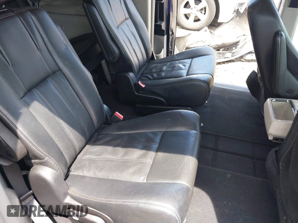 2015 Chrysler Town & Country LX with VIN 2C4RC1AG6FR677570, listed as a IAAI auction lot 39881299 with 154,328 mi miles and . Bid and sale history available at carsss.com. Image 8.