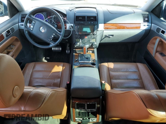 2005 Volkswagen Touareg 4.2L V8 z VIN WVGZM77L55D061960, wystawiony jako Copart lot #75717614 z przebiegiem 188 101 mil mil oraz Szkoda całkowita • Salvage title. Historia ofert i sprzedaży dostępna na DreamBid. Obrazek 8.