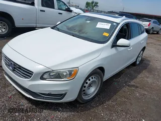 2017 Volvo V60 Premier with VIN YV140MEK2H1333206, listed as a IAAI auction lot 39423703 with 1 mi miles. Bid and sale history available at carsss.com. Image 2.