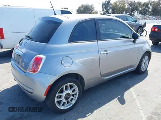 2015 FIAT 500 Pop z VIN 3C3CFFAR8FT667328, wystawiony jako IAAI lot #42157894 z przebiegiem 100 370 mil mil oraz . Historia ofert i sprzedaży dostępna na DreamBid. Obrazek 4.