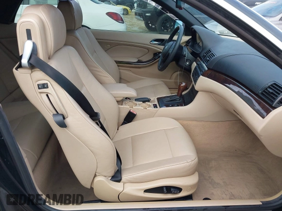 2004 BMW 3 Series 325Ci with VIN WBABW33414PL25483, listed as a IAAI auction lot 40604293 with 1 mi miles. Bid and sale history available at carsss.com. Image 5.