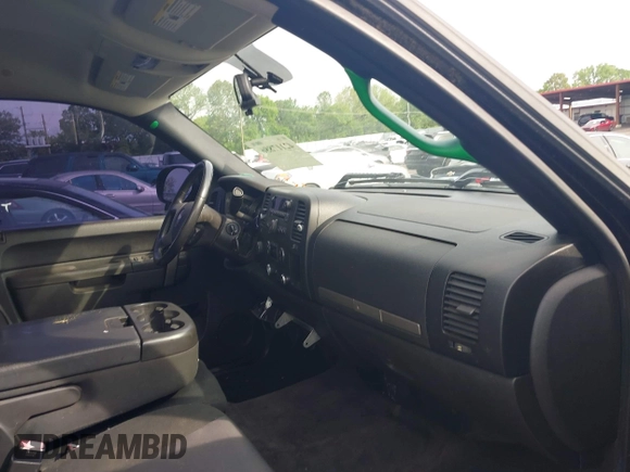 2010 Chevrolet Silverado 1500 LT with VIN 1GCSKSE38AZ162652, listed as a IAAI auction lot 42117886 with 228,980 mi miles and . Bid and sale history available at DreamBid. Image 5.