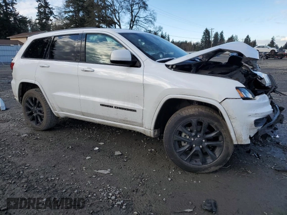 2020 Jeep Grand Cherokee Altitude with VIN 1C4RJFAG4LC133818, listed as a Copart auction lot 44710825 with 0 mi miles and Salvage Title. Bid and sale history available at carsss.com. Image 4.