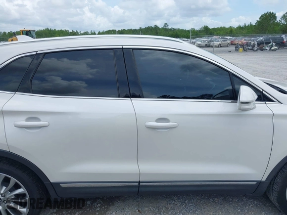 2018 Lincoln MKC Reserve с VIN 5LMCJ3C99JUL21527, выставлен на аукционе IAAI как лот 42170926 с пробегом 69 224 миль миль и . История ставок и продаж доступна на DreamBid. Изображение 14.