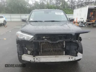 2020 Toyota 4Runner SR5 with VIN JTEBU5JR1L5806679, listed as a Copart auction lot 59961805 with 82,827 mi miles and Salvage title. Bid and sale history available at DreamBid. Image 5.
