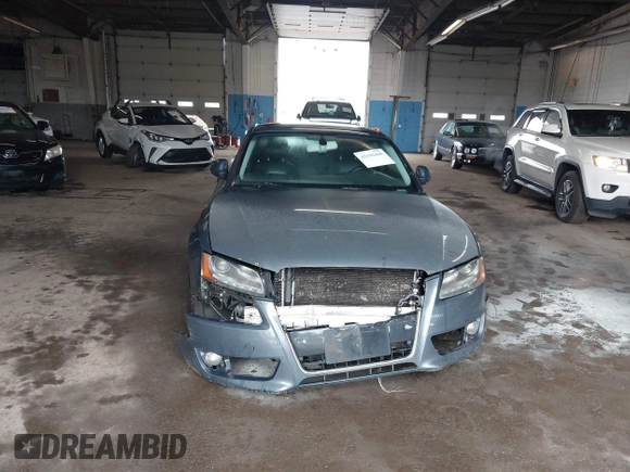 2009 Audi A5 z VIN WAUDK78T29A049174, wystawiony jako IAAI lot #42196460 z przebiegiem 171 255 mil mil oraz . Historia ofert i sprzedaży dostępna na DreamBid. Obrazek 6.