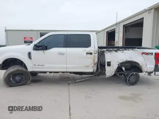 2017 Ford F-250 Lariat with VIN 1FT7W2BTXHEB52267, listed as a IAAI auction lot 41359500 with 187,467 mi miles and . Bid and sale history available at DreamBid. Image 15.