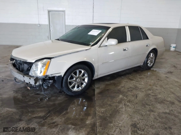 2011 Cadillac DTS Luxury Collection with VIN 1G6KD5E68BU151058, listed as a IAAI auction lot 41433526 with 118,815 mi miles. Bid and sale history available at carsss.com. Image 18.