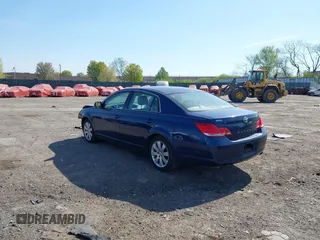 2005 Toyota Avalon XL with VIN 4T1BK36B55U054645, listed as a IAAI auction lot 42069828 with 184,789 mi miles and . Bid and sale history available at carsss.com. Image 3.